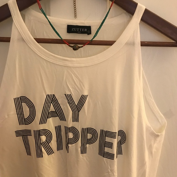 🆕 Boho Sleeveless Exposed Shoulder Day Tripper Graphic Tank Top ✌🏽🌇🚙 - Picture 7 of 7